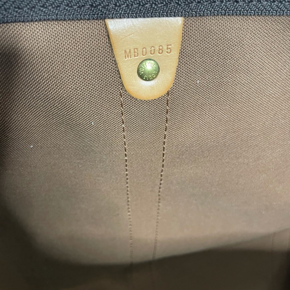 Louis Vuitton Keepall 60 Bandouliere - Picture 13 of 16